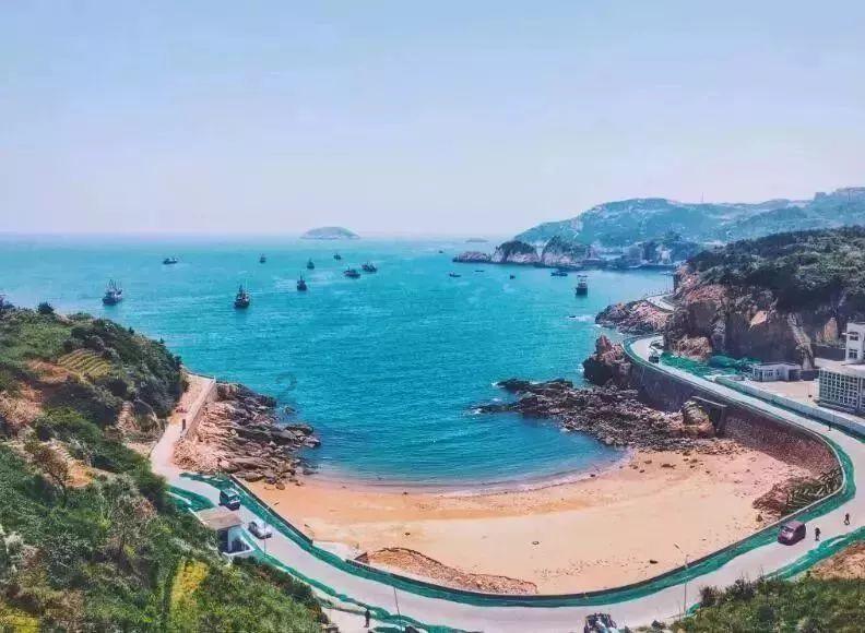 三大指数集体翻红,科创100ETF基金(588220)上涨2.42%,盘中成交额超4亿元